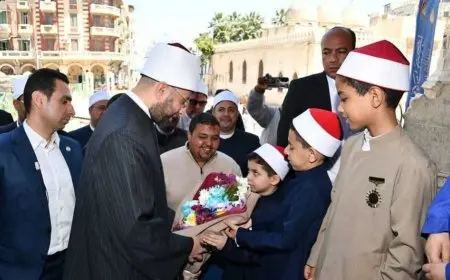 وزير الأوقاف ومحافظ الإسكندرية وسفراء من الدول العربية والآسيوية يشاركون في صلاة الجمعة بمسجد أبي العباس المرسي