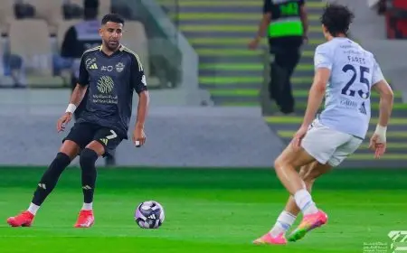“هاتريك تمريرات حاسمة لمحرز في شوط واحد مع الأهلي في الدوري السعودي”