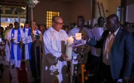 أجراس الكاتدرائية الأسقفية تدق معلنةً عن انطلاق قداس عيد القيامة