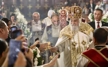 البابا وسط جماهيره.. احتفالات عيد القيامة المجيد من الكاتدرائية المرقسية بالعباسية