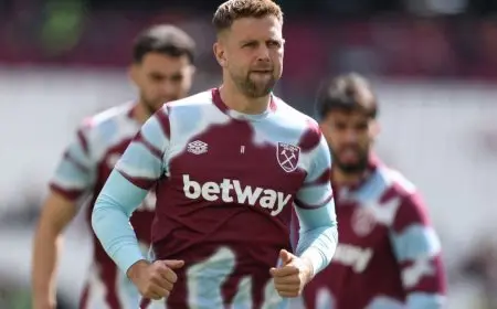 مهاجم وست هام ينتقد زملاءه: يعانون من أزمة نفسية