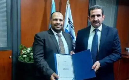 وزير الخارجية يهنئ قداسة البابا تواضروس الثاني بمناسبة عيد القيامة المجيد