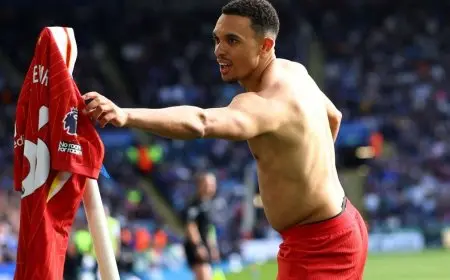 أرنولد يُعقّب على عرض ريال مدريد بعد تسجيله هدفاً تاريخياً مع ليفربول