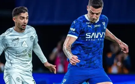 الشباب يُشكّل تحديًا للهلال بتعادل مثير في ديربي الرياض