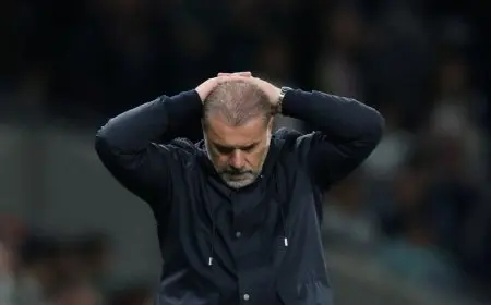 توتنهام يعلن عن موعد مغادرة مدربه بوستيكوغلو