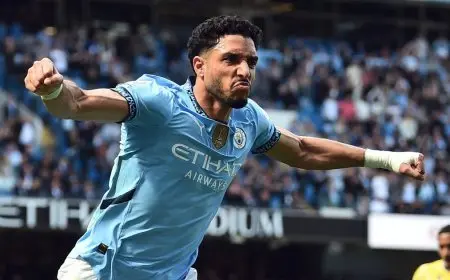 مرموش يتصدر التشكيلة الأساسية لمانشستر سيتي في مواجهة أستون فيلا