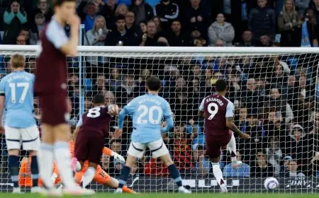 ثنائية برتغالية تُنقذ مانشستر سيتي من ملاحقة أستون فيلا