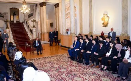 وزير الخارجية يعقد لقاءً تفاعليًا مع 100 طالب وطالبة من الجامعات المصرية