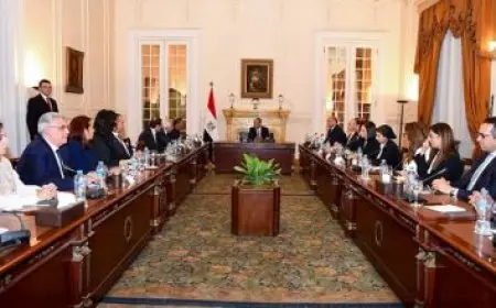 وزير الكهرباء يستمر في متابعة إجراءات تأمين إمدادات الطاقة خلال فصل الصيف