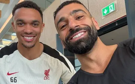 صورة صلاح وأرنولد ترسم الأمل لجماهير ليفربول.. هل حان وقت التجديد؟