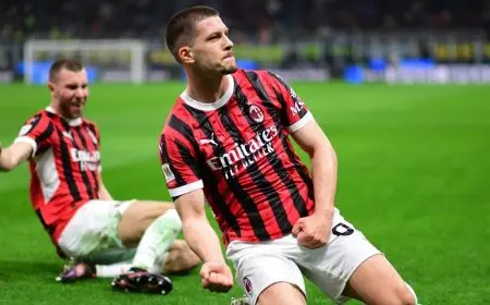 ميلان يهزم إنتر بثلاثية في ديربي الغضب ويتأهل لنهائي الكأس