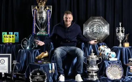 فاردي “أسطورة الثعالب” يغادر ليستر سيتي بعد 13 عاماً من العطاء