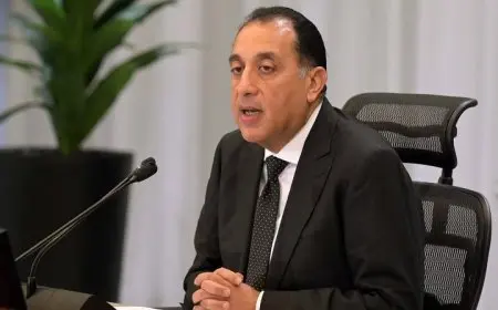 رئيس الوزراء يصل إلى أوغندا للمشاركة في قمة الدول المساهمة بالجنود في الصومال