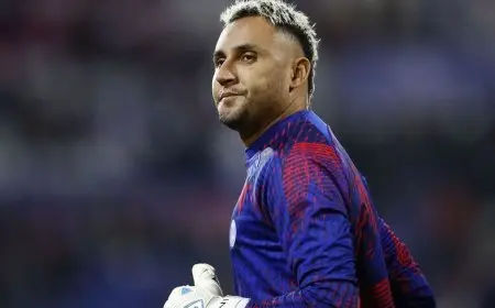 نافاس: برشلونة سعى للتعاقد معي وإذا اتصل بي فلورنتينو سأذهب إلى مدريد سباحةً