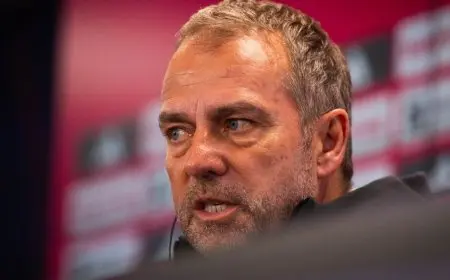 فليك يتحدث عن ثلاثية فريقه ودموع حكم الكلاسيكو ومفاجأة يامال