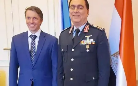 قائد القوات الجوية يلتقي مجموعة من المسؤولين في القوات المسلحة التشيكية خلال زيارته إلى جمهورية التشيك