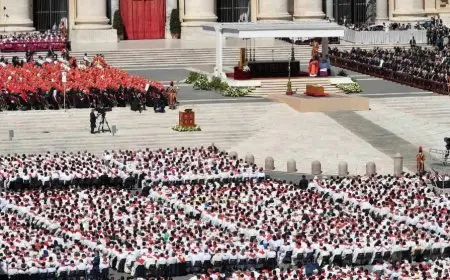 مدير المركز الكاثوليكي للسينما: جنازة البابا فرنسيس تجسّد تواضعه ومحبة العالم تجاهه