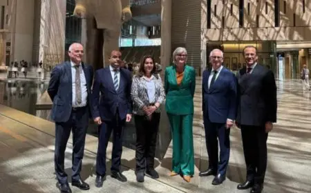 وزيرة التنمية المحلية تشارك الحاكم العام لأستراليا في زيارة سياحية للاهرامات والمتحف المصري الكبير