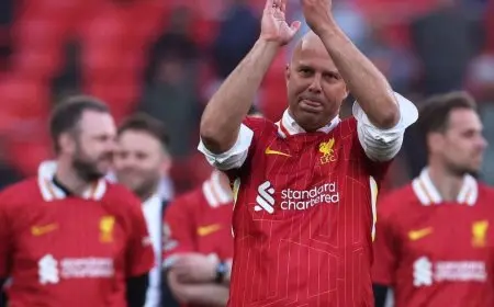 سلوت ينضم إلى قائمة بطل الدوري الإنجليزي من الموسم الأول