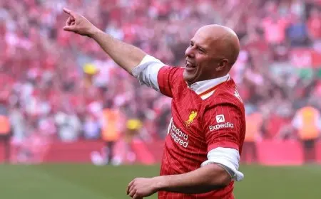 سلوت يُغني للكلوب بعد فوز ليفربول بلقب الدوري الإنجليزي