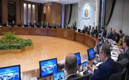 رئيس الأركان يزور المعهد التعليمي لضباط الصف المعلمين ويجتمع بأعضاء الهيئة التدريسية والطلاب