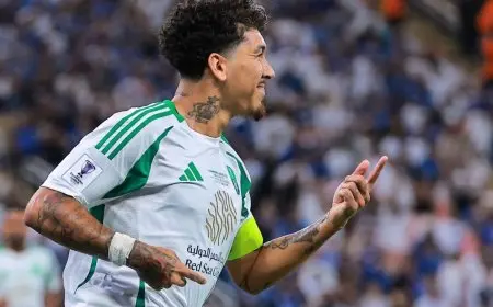 الأهلي يُفاجئ الهلال بهدفين سريعين ويقترب من الوصول إلى نهائي دوري أبطال آسيا