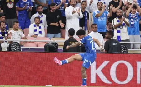 حالات إغماء وصعوبات في التنفس إثر سقوط الهلال أمام الأهلي