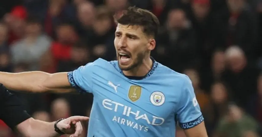 دياز يتعرض لأسرع إنذار في تاريخ ديربي مانشستر بالبريمييرليغ