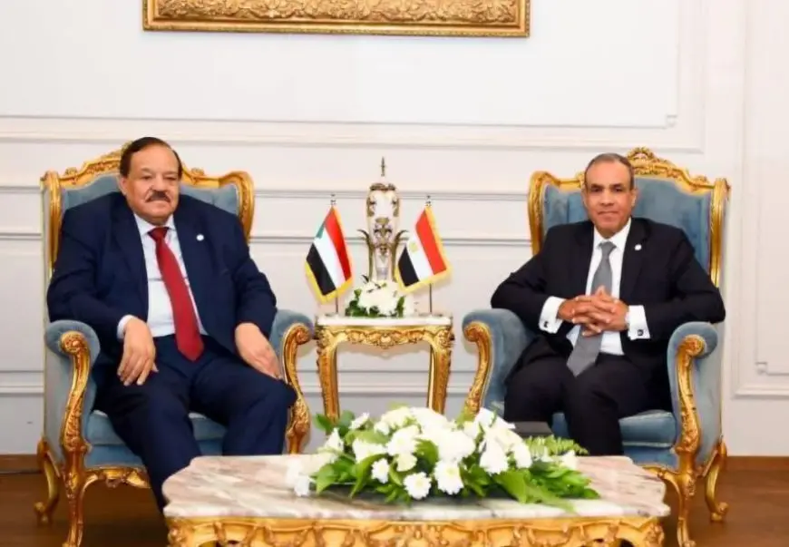 وزير الخارجية يلتقي بنظيره السوداني خلال المؤتمر الوزاري لعملية الخرطوم