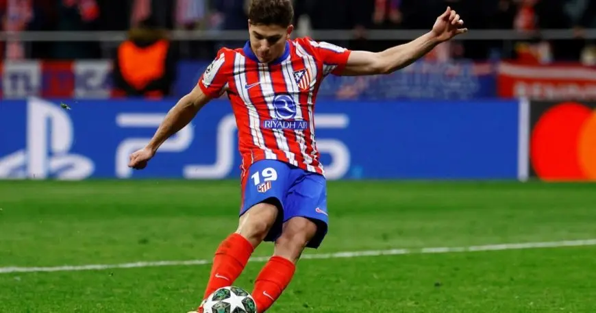 أتلتيكو مدريد يتخذ خطوات قانونية ضد يويفا بسبب ركلة ألفاريز