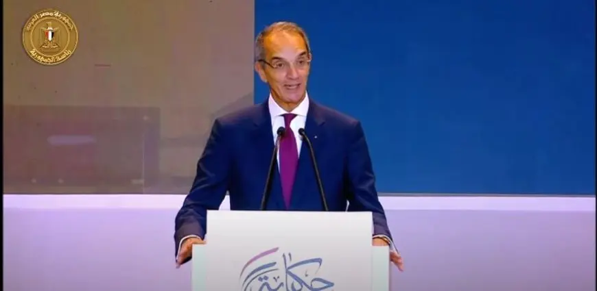 وزير الاتصالات يعلن عن إطلاق برنامج إلكتروني لتصميم السجاد في قرية طحلة بالقليوبية