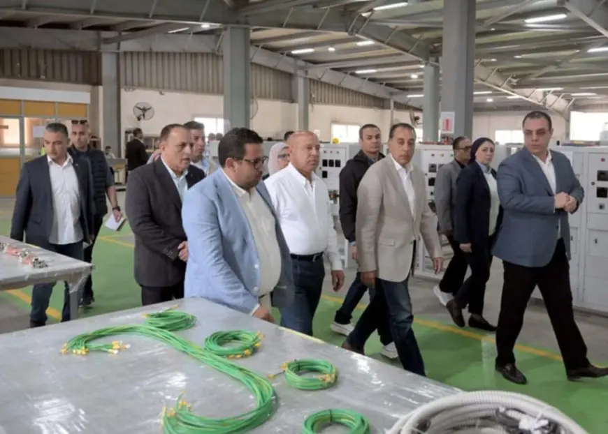 مدبولي: سجلنا نهضة ملحوظة في المصانع.. ورجال الصناعة يشعرون بتفاؤل كبير تجاه المستقبل