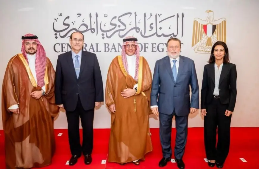 محافظ البنك المركزي المصري يجتمع بالأمين العام للمجلس التنسيقي المصري السعودي لبحث سبل التعاون المشترك