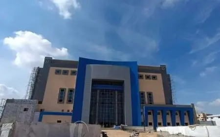 الإسكان: العمل جارٍ على إنشاء مستشفى بسعة 189 سريرًا و76 ورشة حرفية في مدينة العبور
