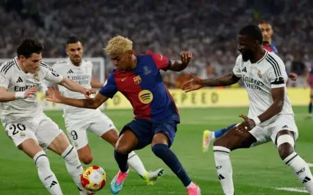 كم نقطة يحتاج برشلونة وريال مدريد للتويج بلقب الدوري الإسباني؟