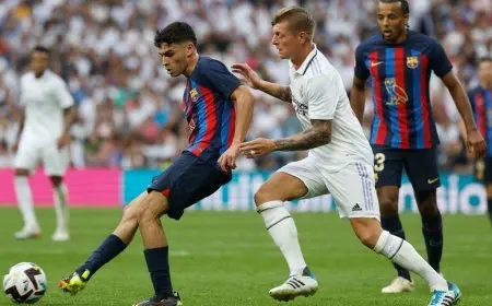 كروس يشيد بنجم برشلونة ويعتبره الأفضل في العالم في مركزه