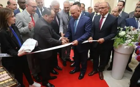 “فتح المعرض الدولي للتبريد والتكييف: اكتشف أحدث ابتكارات وزير الصناعة في تدفئة الهواء!”