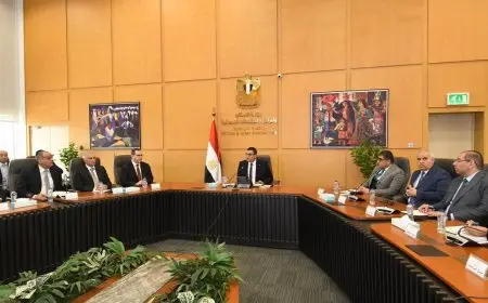 وزير الإسكان يعقد اجتماعاً حاسماً لمناقشة التحديات العقارية مع رؤساء الأجهزة!