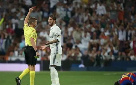 “عدو” ريال مدريد يتحكم في مباراة برشلونة بالدوري الإسباني كحكم رئيسي