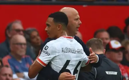 سلوت يعبر عن حزنه لرحيل أرنولد عن ليفربول ويشير إلى احتمال انتقاله إلى ريال مدريد