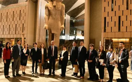 عنوان: “زيارة مميزة لرئيس جزر القمر ووزيرة التعليم اليابانية إلى المتحف المصري الكبير تثير الإعجاب!”