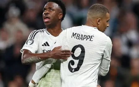 تشكيلة ريال مدريد الرئيسية في الكلاسيكو: ضعف في الدفاع وثنائية هجومية مميزة