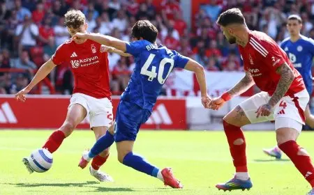 نوتنغهام يواصل تراجعه وتغلب مانشستر يونايتد وتوتنهام