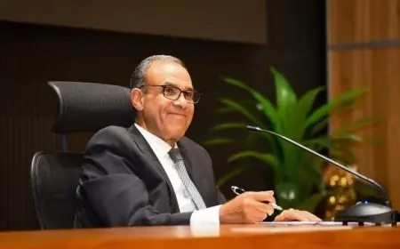 وزير الخارجية المصري يعلن التزام مصر الكامل بدعم السلام والاستقرار على الصعيدين الإقليمي والدولي