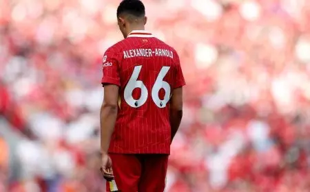 ليس محمد صلاح.. نجم ليفربول يساند أرنولد أمام جماهير النادي