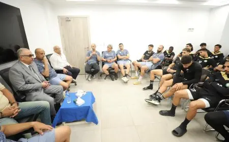 جلسة تحفيزية مؤثرة في نادي البنك قبل مواجهة الأهلي: ستحمل اللاعبين نحو الفوز!