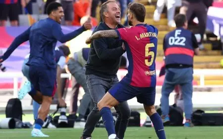 بابا فليك.. مدرب ألماني يقود برشلونة نحو القمة بابتسامة مميزة