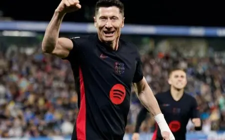 ليلة الحسم.. ليفاندوفسكي يقود تشكيل برشلونة في مواجهة إسبانيول