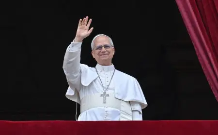 بابا الفاتيكان يطالب بوقف التسلح وتعزيز الحوار الدبلوماسي: مفاجآت البيان الرسمي!