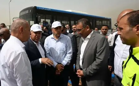 رئيس الوزراء يزور أتوبيسات التردد الجديدة! هذا ما حدث خلال تفقده للمرحلة الأولى من التشغيل التجريبي